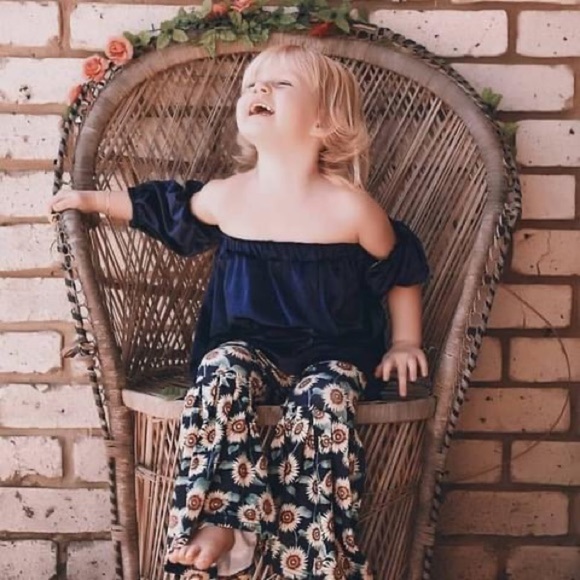 Girls Off Shoulder Crushed Velvet Crop Top and Sunflower Pants - Picture 8 of 9